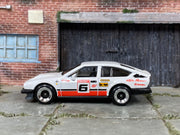 Loose Hot Wheels - Alfa Romeo GTV6 3.0 - White and Red — view 3