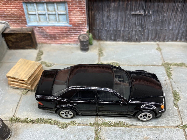 Loose Hot Wheels - Mercedes-Benz 500E - Black — view 2
