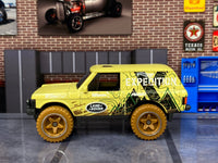 Loose Hot Wheels - Range Rover Classic - Yellow — view 3