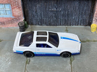 Loose Hot Wheels - 1984 Pontiac Firebird - White and Blue — view 2