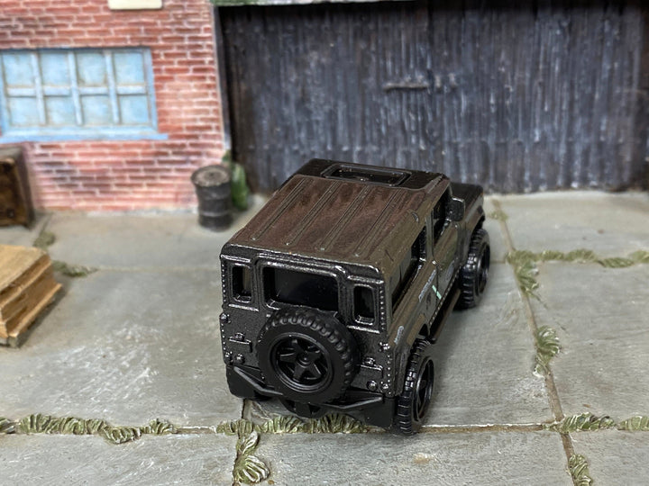Loose Hot Wheels - Land Rover Defender 90 - Gray — view 2
