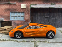 Loose Hot Wheels - McLaren F1 - Orange — view 3