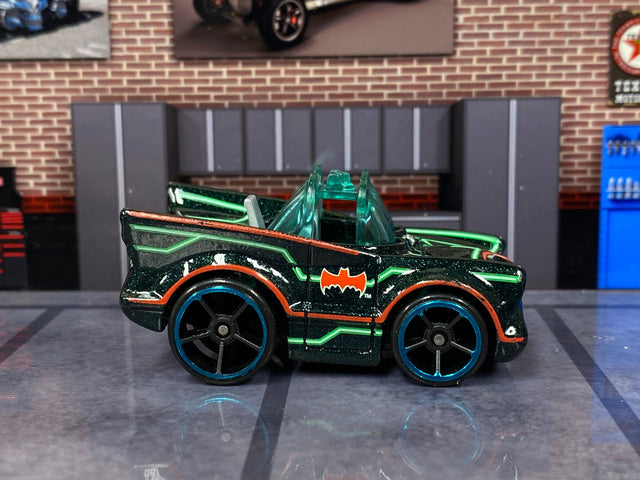 Loose Hot Wheels - Batman Batmobile 60's TV Series Car TOON'D - Black and Green