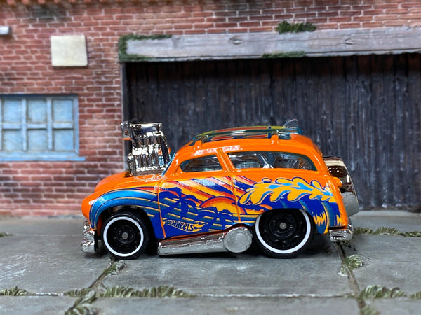 Loose Hot Wheels - Surf'n Turf Surf Wagon - Orange Art Car Wave