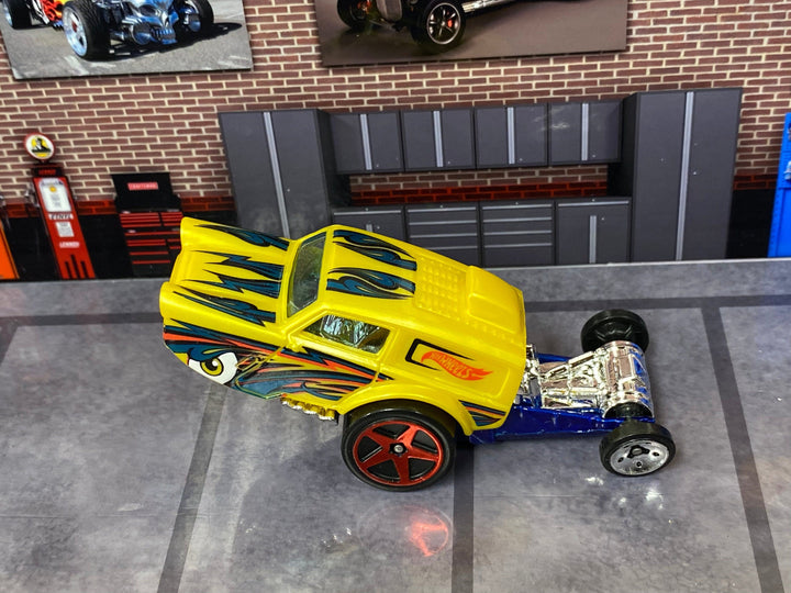 Loose Hot Wheels - HW Poppa Wheelie - Yellow with Flames — view 2