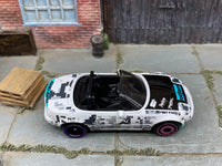 Loose Hot Wheels - 1991 Mazda MX-5 Miata - White, Black and Green — view 2