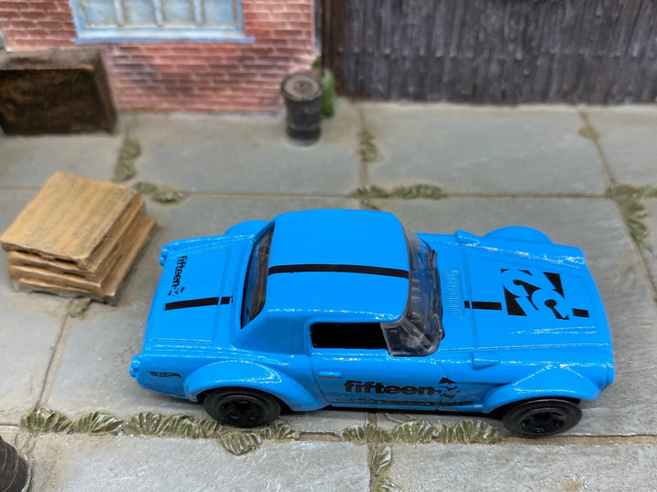 Loose Hot Wheels - Nissan Fairlady 2000 - Blue and Black — view 2