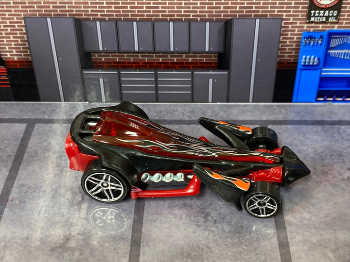Loose Hot Wheels - Preying Menace - Black and Red with Flames — view 2