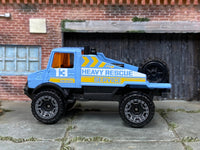 Loose Hot Wheels - Mercedes-Benz Unimog 1300 Off Road 4x4 - Blue Heavy Rescue Service — view 3