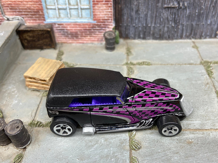 Loose Hot Wheels - Phaeton Hot Rod - Black and Purple Checkered — view 2