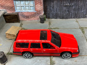Loose Hot Wheels - Volvo 850 Estate - Red — view 2