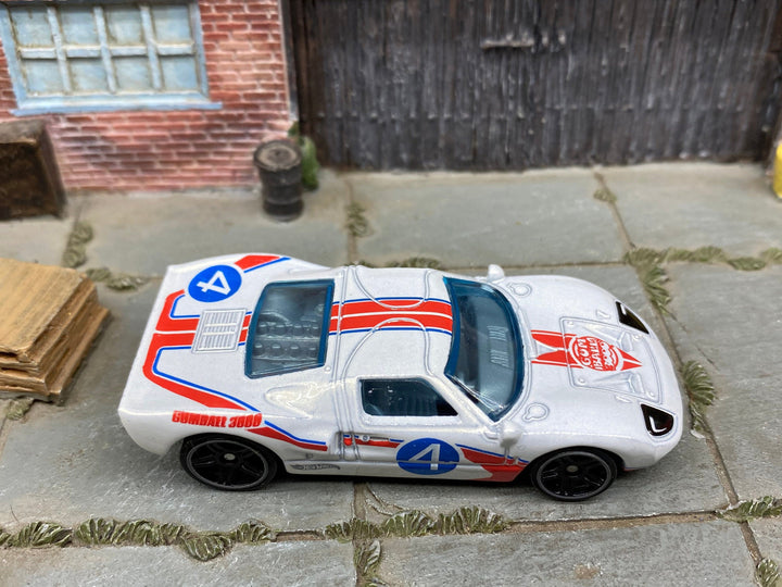 Loose Hot Wheels Ford GT40 - White #4 Gumball 3000 — view 2