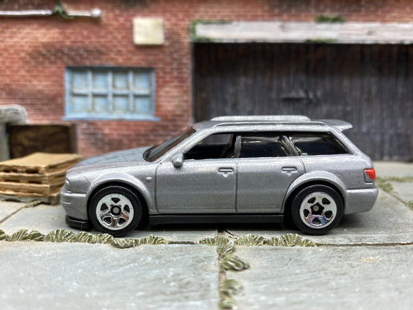 Loose Hot Wheels 1994 Audi Avant RS2 - Silver