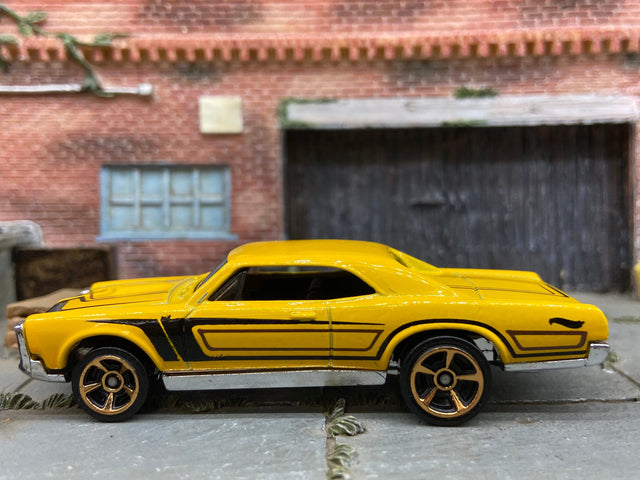 Loose Hot Wheels - 1967 Pontiac GTO - Yellow and Black