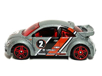 Loose Hot Wheels - Volkswagen VW New Beetle Cup - Silver, Black and Red — view 3