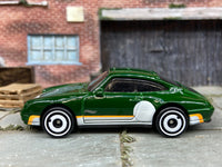 Loose Hot Wheels - 1996 Porsche Carrera - Green and White — view 3