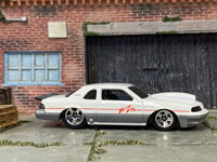 Loose Hot Wheels - 1988 Ford Thunderbird Pro Street T-Bird - White, Red and Gray — view 3