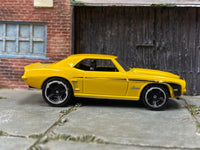 Loose Hot Wheels - 1969 Chevy Camaro COPO - Yellow and Black — view 3