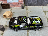 Loose Hot Wheels - Chevy Corvette Stingray - Black and Green Extreme Rides Livery — view 2