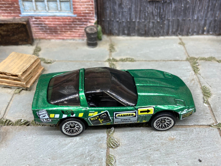 Loose Hot Wheels 1980 Chevy Corvette 80's Corvette Dressed in Green — view 2