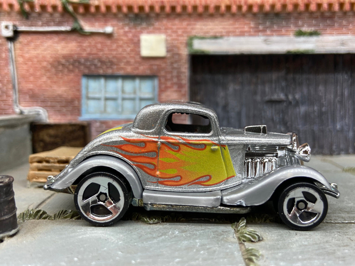Loose Hot Wheels - 1934 Ford 3 Window - Silver with Flames