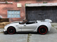 Loose Hot Wheels - 2019 Chevy Corvette ZR1 Convertible - White and Black — view 3