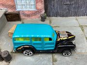 Loose Hot Wheels 40's Woody Dressed in Light Blue and Black — view 2