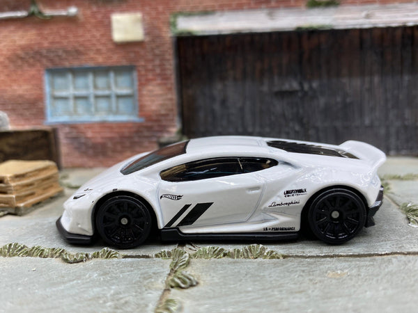 Loose Hot Wheels - Lamborghini Huracan Coupe LB WORKS - White