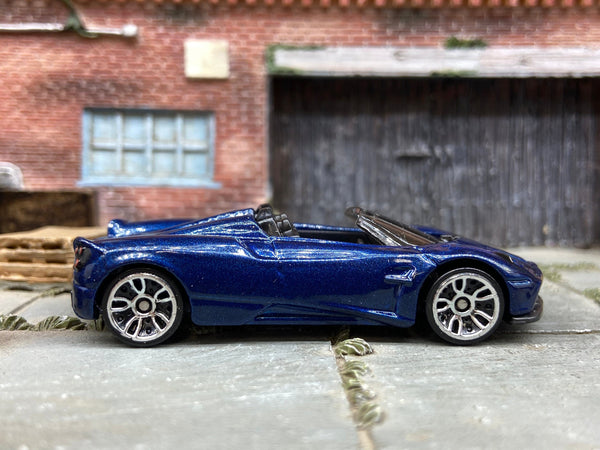Loose Hot Wheels -2017 Pagani Huayra Roadster - Dark Blue