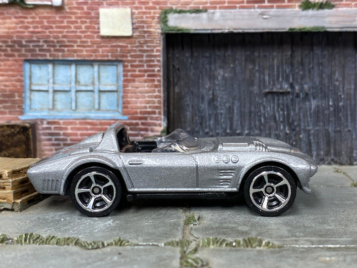 Loose Hot Wheels - Chevy Corvette Grand Sport Roadster - Silver