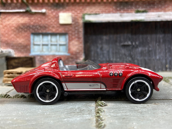 Loose Hot Wheels - Chevy Corvette Grand Sport Roadster - Red and White