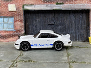 Loose Hot Wheels - Porsche 911 Carrera RS 2.7 - White and Blue — view 3