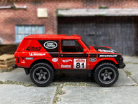 Loose Hot Wheels - Range Rover Classic - Red 81 Off Road — view 3