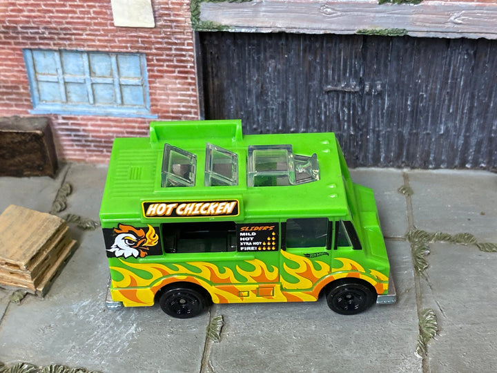 Loose Hot Wheels - Quick Bite Food Truck - Hot Chicken Green with Flames — view 2