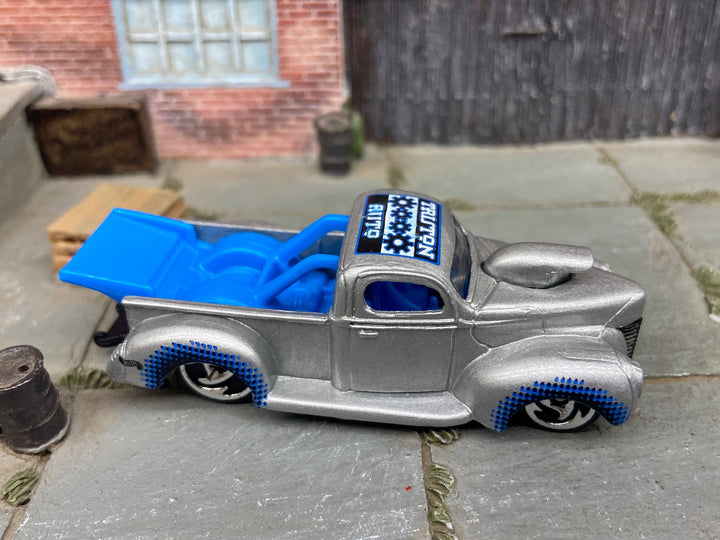 Hot Wheels 1940 Ford Drag Truck, Silver & Blue Livery — view 2