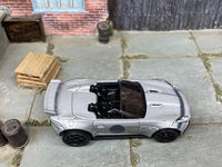Loose Hot Wheels - 2015 Jaguare F-Type Project 7 - Silver and Black — view 2