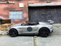 Loose Hot Wheels - 2015 Jaguare F-Type Project 7 - Silver and Black — view 3