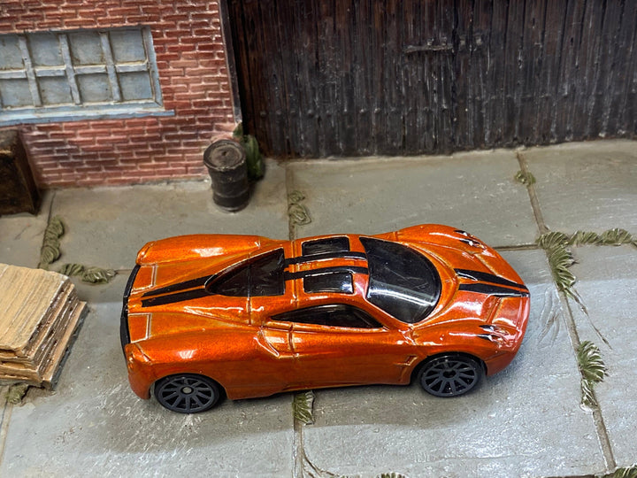 Loose Hot Wheels - Pagani Huayra - Orange and Black — view 2
