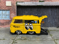 Loose Hot Wheels - Volkswagen Kool Kombi - Mooneyes Yellow — view 3