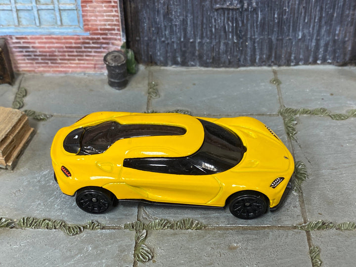 Loose Hot Wheels - Koenigsegg Gemera - Yellow — view 2