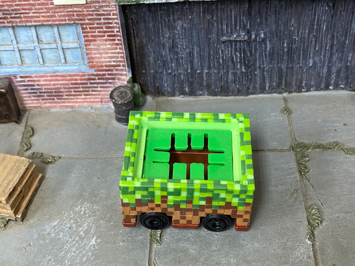 Loose Hot Wheels - Minecraft Minecart - Green — view 2