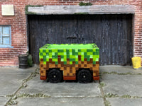 Loose Hot Wheels - Minecraft Minecart - Green — view 3