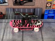 Loose Hot Wheels - Skate Grom - Pink and Black — view 2