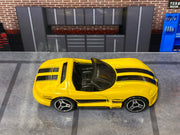 Loose Hot Wheels - Dodge Viper R/T 10 - Yellow and Black — view 2