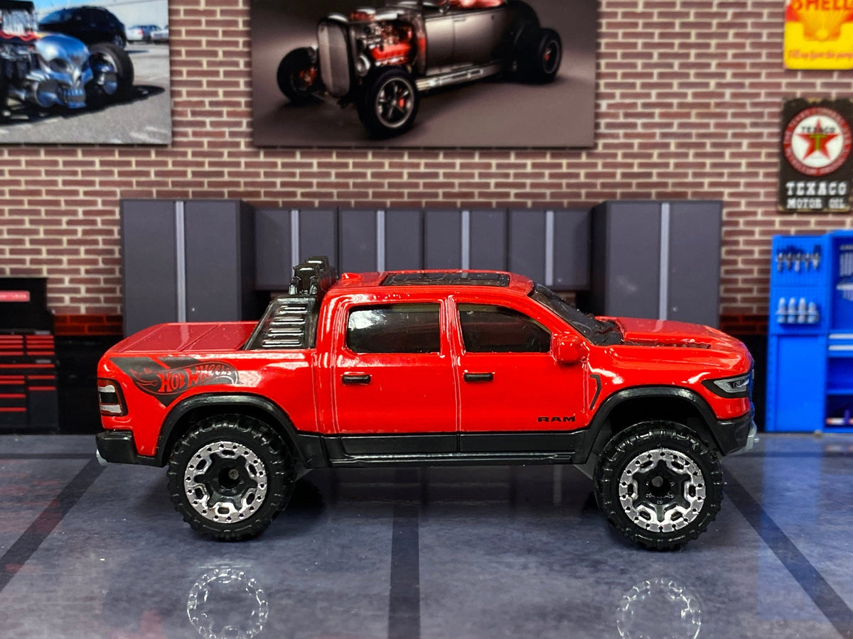 Loose Hot Wheels - 2023 Dodge Ram 1500 4x4 Truck - Red and Black