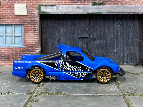 Loose Hot Wheels - Limited Grip Race Truck - Blue, Black and White