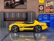 Loose Hot Wheels - Dodge Viper R/T 10 - Yellow and Black — view 3