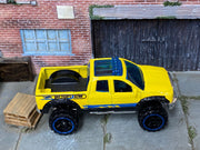 Loose Hot Wheels - 2010 Toyota Tundra Off Road 4x4 - Yellow and Blue — view 2