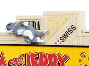 Lionel 2528520 Tom and Jerry chasing gondola, close-up of Tom and the cheese-crate load
