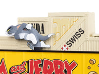 Lionel 2528520 Tom and Jerry chasing gondola, close-up of Tom and the cheese-crate load